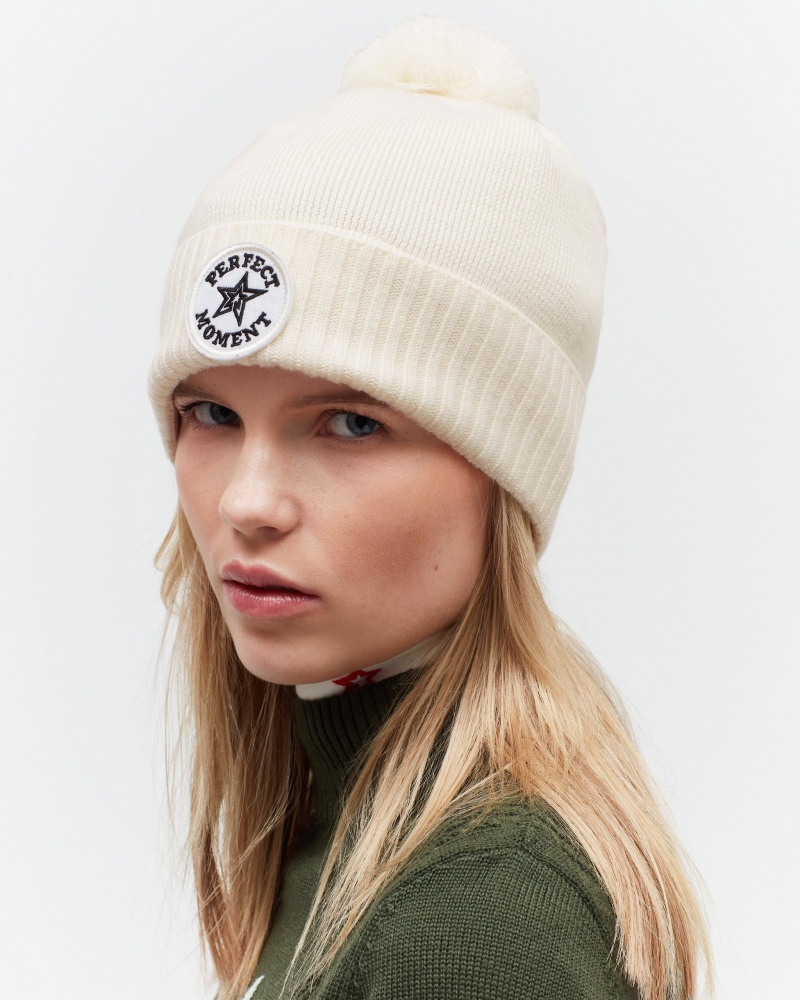 Perfect Moment Patch Beanie II Blanche | 672491RNM